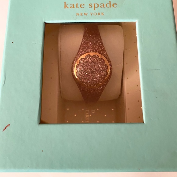 Kate Spade Scallop Tracking Device - Picture 9 of 11